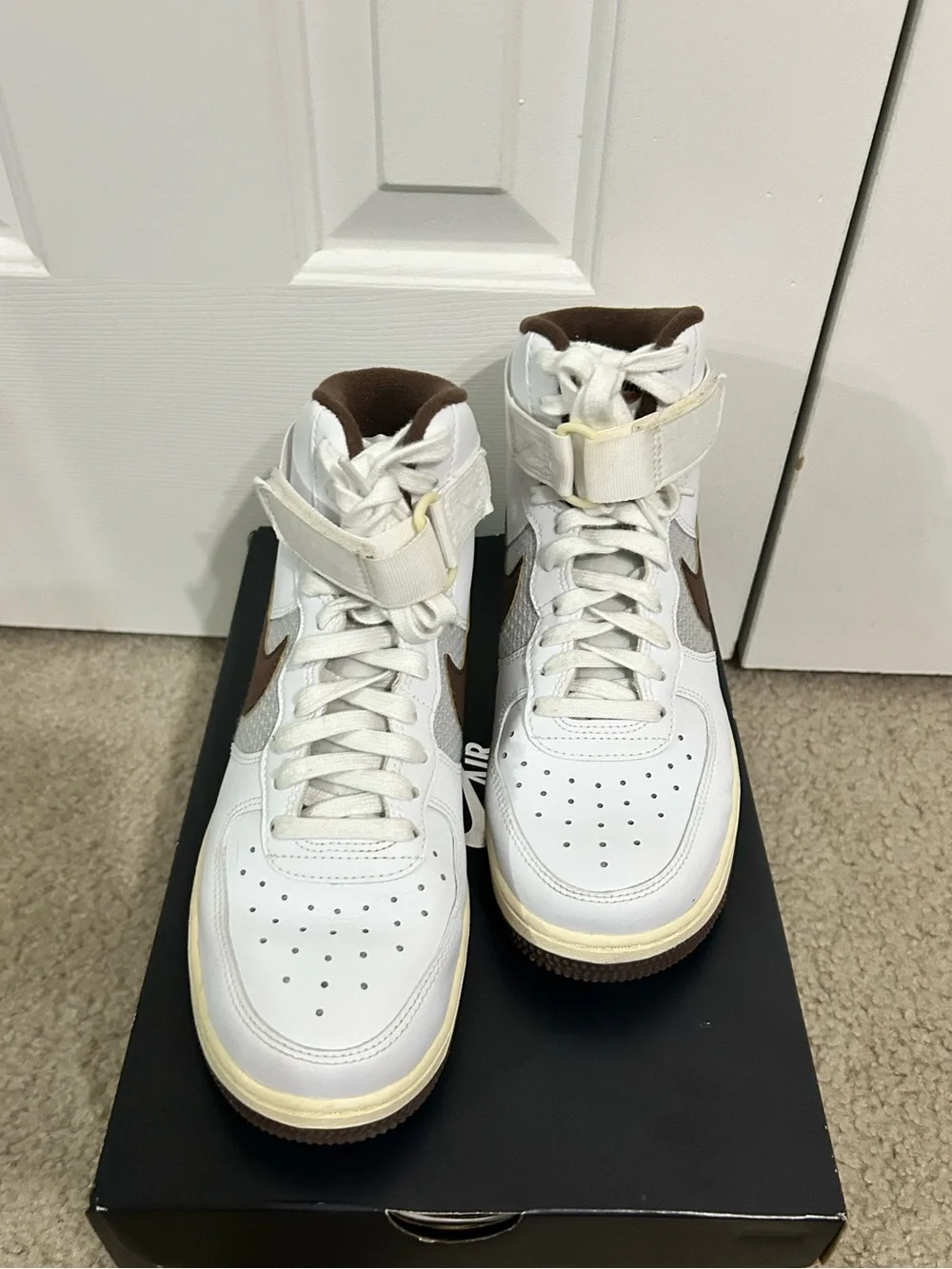 Nike airforce High-Top Sneakers in White, Brown & Cream. M 7, W8.5